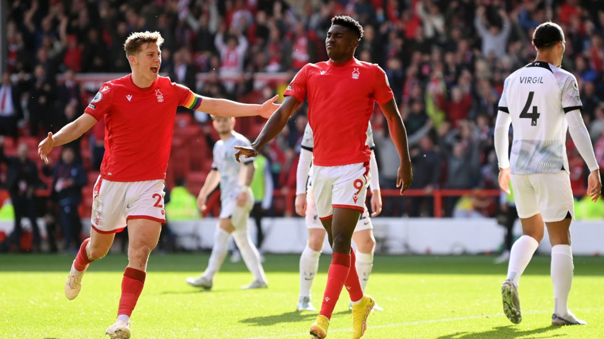 场上崭露头 场上崭露头